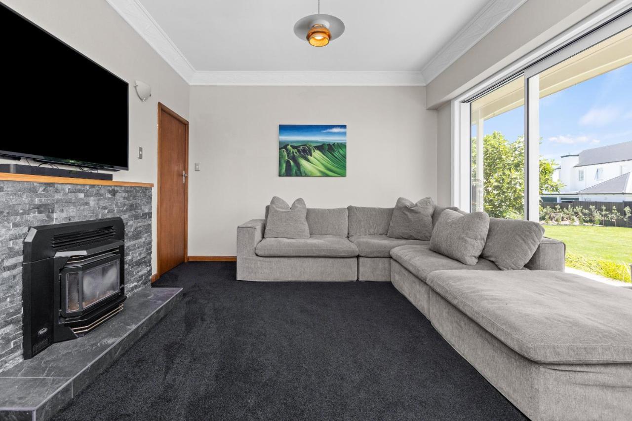 Live Large In The Village Havelock North Exterior photo